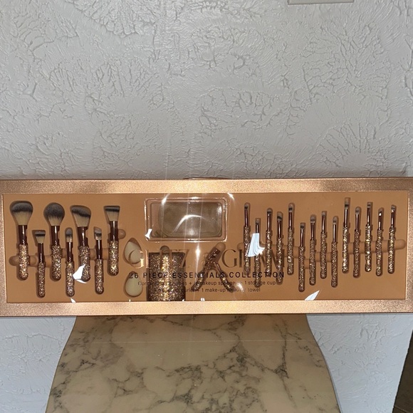 💎Glitz & Glam 26 piece bling Makeup Brush Set - Picture 4 of 7